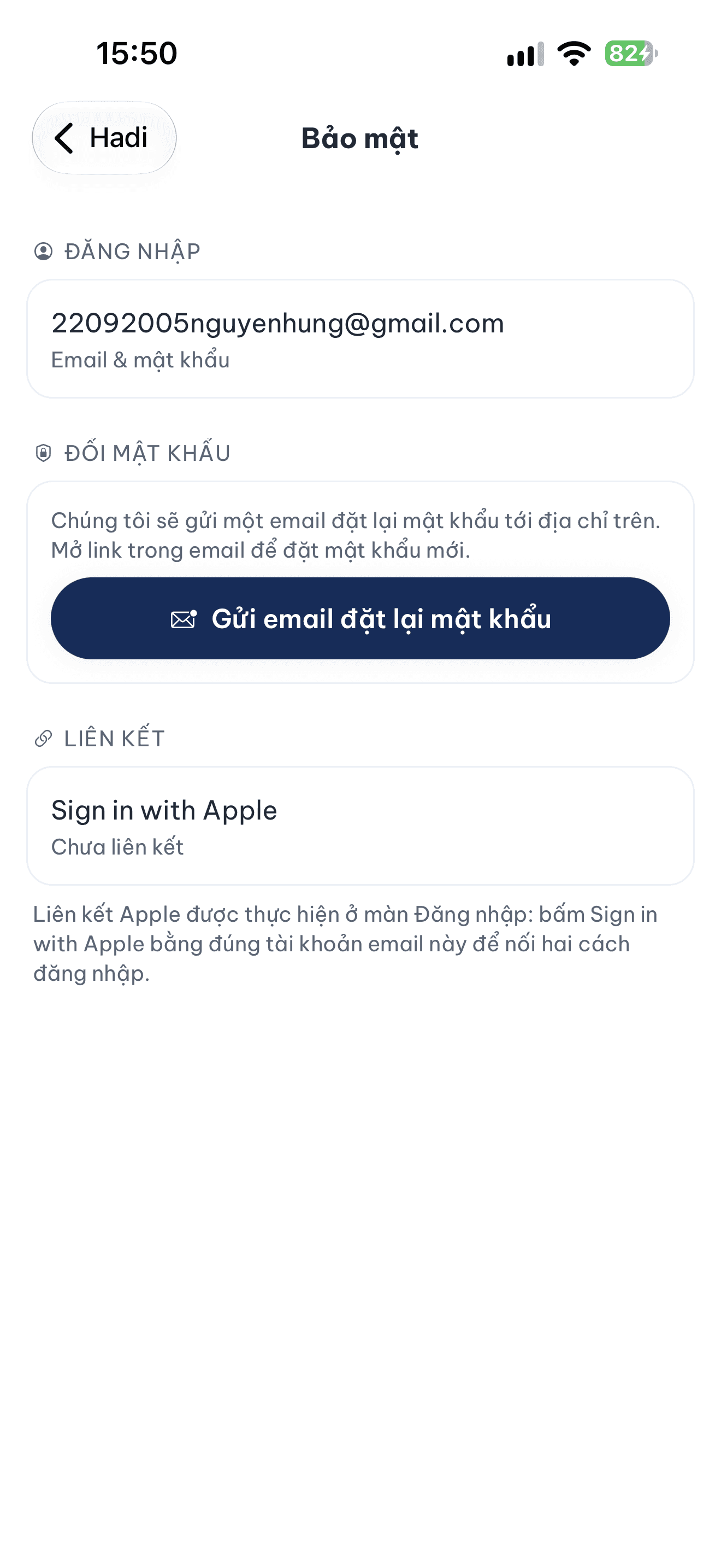 Màn Bảo mật với mục đổi mật khẩu và phần liên kết tài khoản Apple